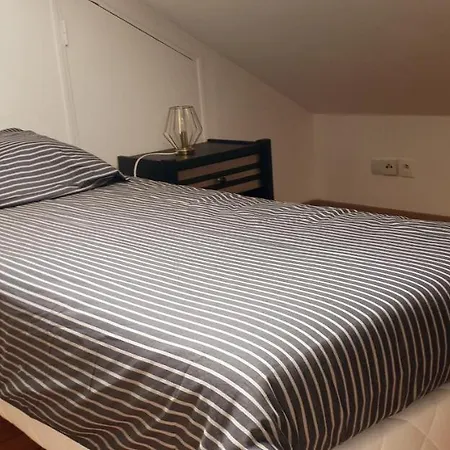 Flize, 2 Chambres, Voie Verte A 500 Metres * Flize